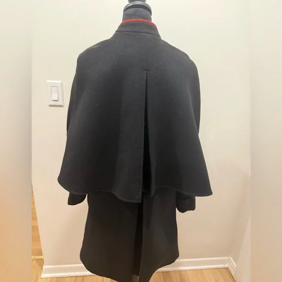 Military Elegant Black Coat with Gold Buttons - Picture 5 of 8